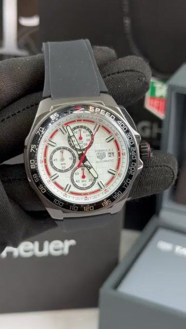 Video de TAG Heuer Fórmula 1 43mm - AÇO/MOSTRADOR BRANCO - SILICONE