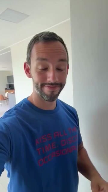 Video de Camiseta Harry Styles - Kiss All The Time