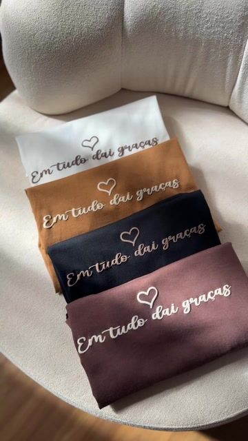 Video de T-shirt graças