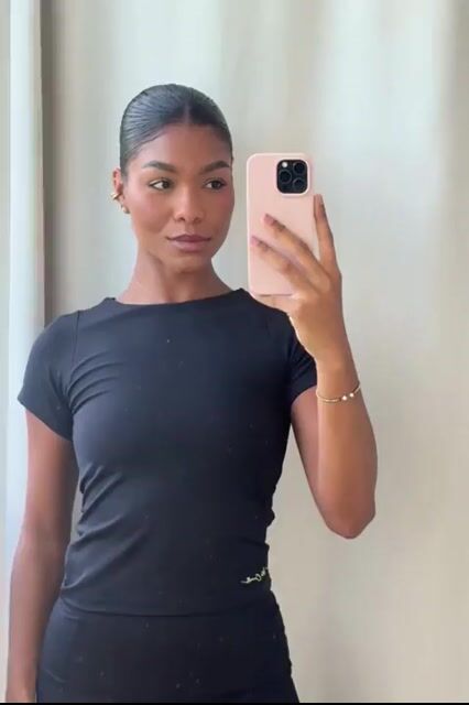 Vídeo de VITORIA CARVALHO MODA FITNESS