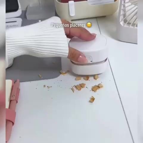 Video de MINI ASPIRADORA DE ESCRITORIO | MIGAS Y POLVO ✨ 2x1