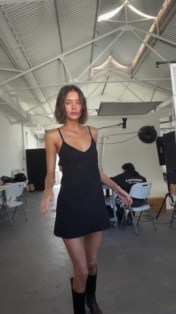 Video de VESTIDO LINO (negro)