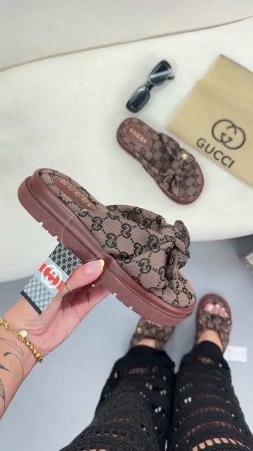 Video de Gucci Chinelo Confort