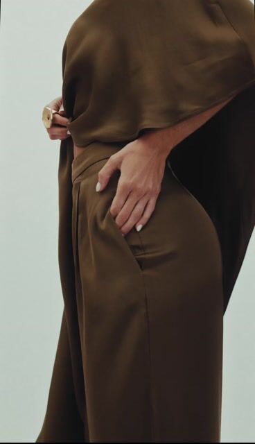 Video de CONJUNTO FLUIDO BLUSA/CALÇA DORIS