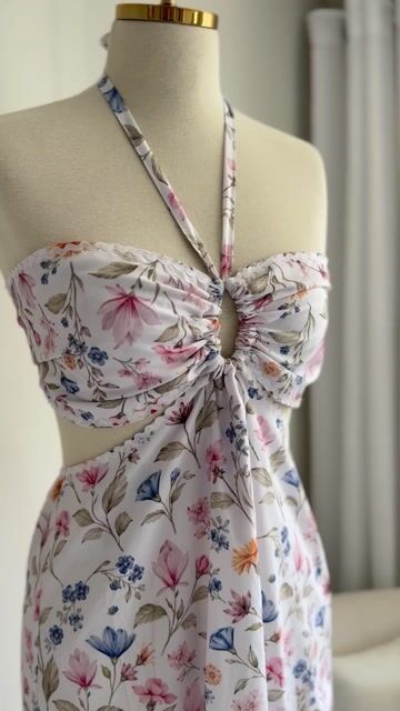 Vídeo de VESTIDO VICK SEMI LONGO FLORAL AZUL