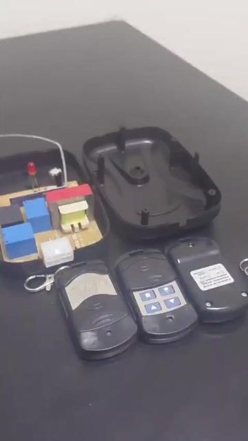 Vídeo de Central Porta Enrolar Mega Atron Digital Receptor Placa 3 Controles