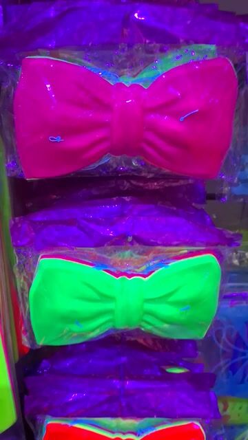 Video de Moño Fluo Gigante x12 (Plástico)