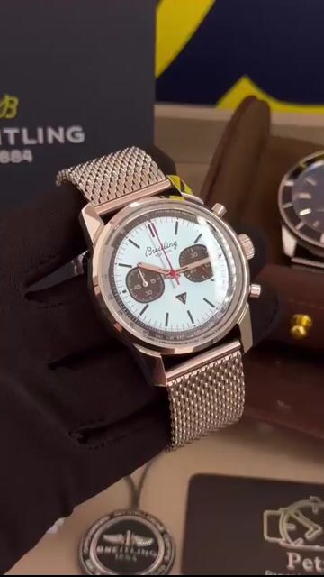 Video de Breitling Top Time B01 Triumph 41mm - AÇO/MOSTRADOR AZUL TIFFANY