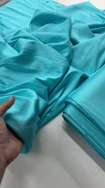 Vídeo de Tecido Viscose c/ Liocel - Azul Turquesa