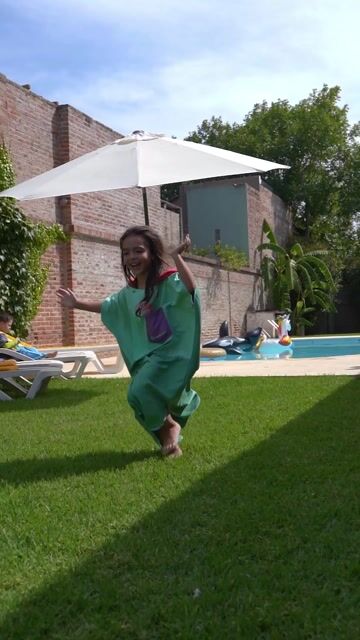 Video of Poncho SMALL Liso / Cambiador de Microfibra Infantil Origami