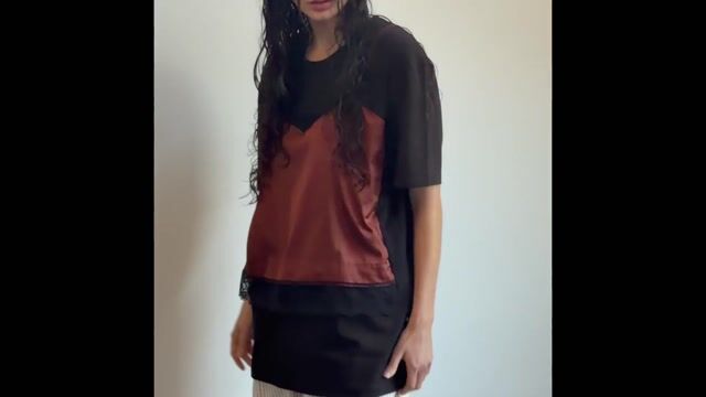 Video de Remera Over Top Negra