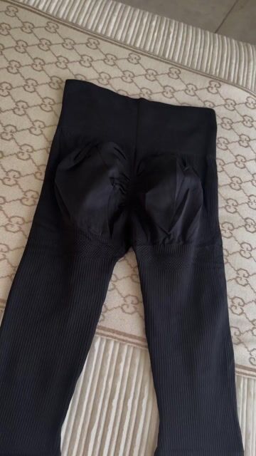 Video de Calza oxford total black 619 con push up triple refuerzo