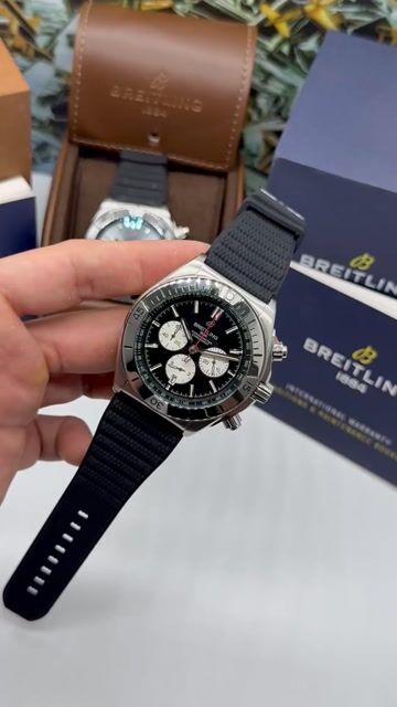 Video de Breitling Avenger Chronograph 44mm - AÇO/MOSTRADOR PRETO - SILICONE