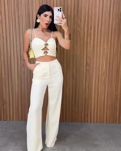 Video de CONJUNTO BETINA CALÇA+ CROPPED CONCHA ELASSTEX AMARELO MANTEIGA