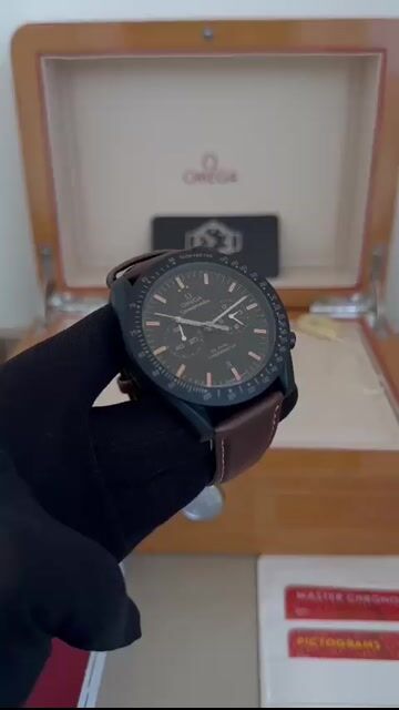 Video de Omega Speedmaster 44.6mm - AÇO/MOSTRADOR PRETO - COURO MARROM