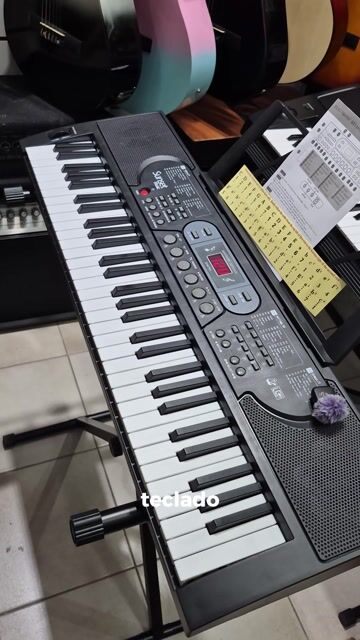 Video de Teclado Organo 61 Teclas Retroiluminadas Sunset Sk144 5 Octavas + Funda
