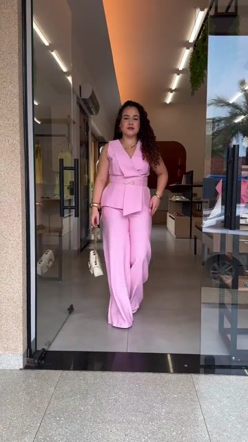 Video de Macacão Feminino Pantalona Elegante Alfaiataria