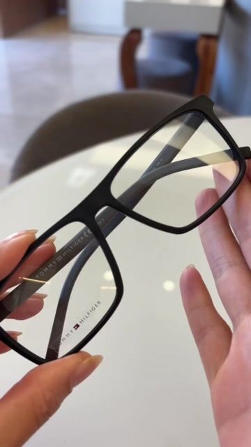 Vídeo de Tommy Hilfiger TH 2086/CS - O6W 56