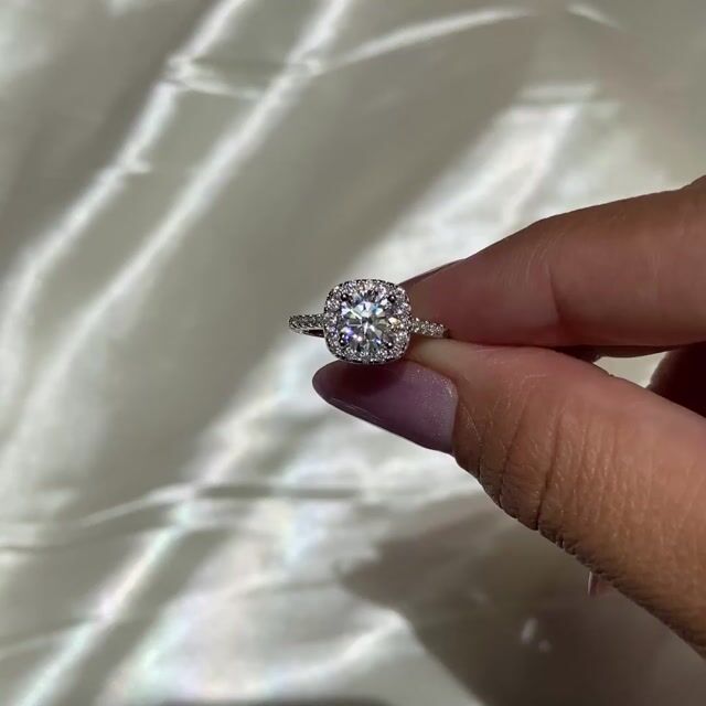 Video de Anel Ariane · Prata 925 · Zircônia · 1,5ct · Solitário · Halo