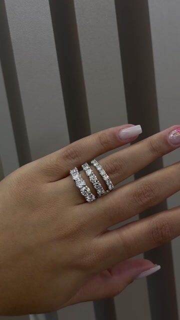 Vídeo de Anel meia aliança em moissanite 3,4,5mm