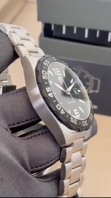 Video de TAG Heuer Fórmula 1 43mm - AÇO/MOSTRADOR PRETO