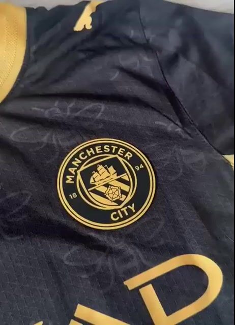 Video de Camiseta 26/27 Manchester City Ultraweave Suplente Negra Haaland IMPORTADA