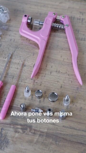 Video de Kit Completo De Broches a Presión + Pinza + Herramientas color Rosa