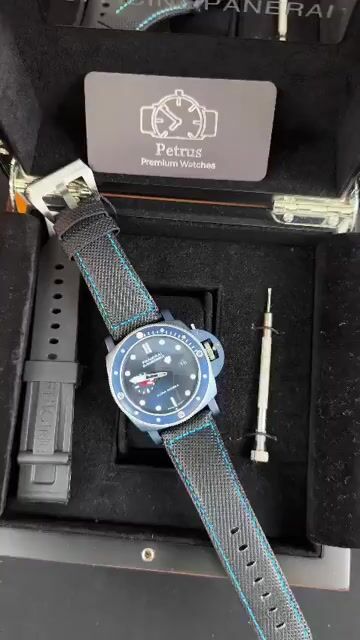 Video de Panerai Submersible Luna Rossa 47mm - Aço/Mostrador Azul - NYLON