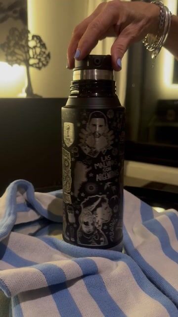 Video de TERMO SIMIL STANLEY (no original) FULL GRABADO PERSONALIZADO 1 L + 1 grabado en tapa - MATE SYSTEM - TEMÁTICA: ARGENTINA