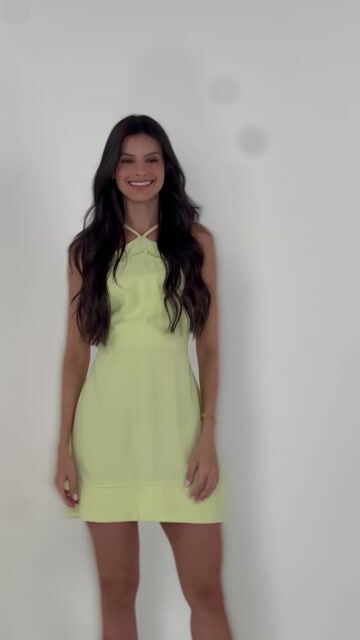 Vídeo de VESTIDO CURTO MANUELA