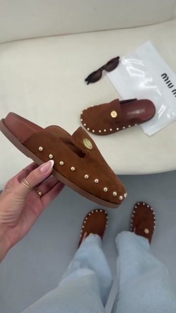 Video de Miu Miu Clogs