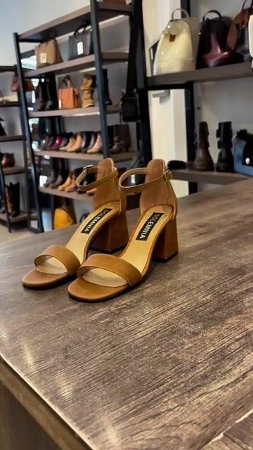 Video de SOLEMNIA SHOES