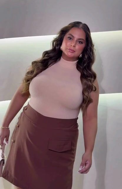 Vídeo de Shorts Saia Judith Marant Plus Size
