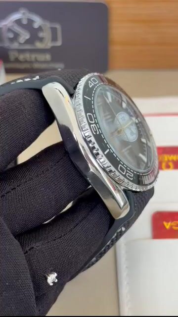 Video de Omega Speedmaster 44mm - AÇO/MOSTRADOR PRETO - NYLON