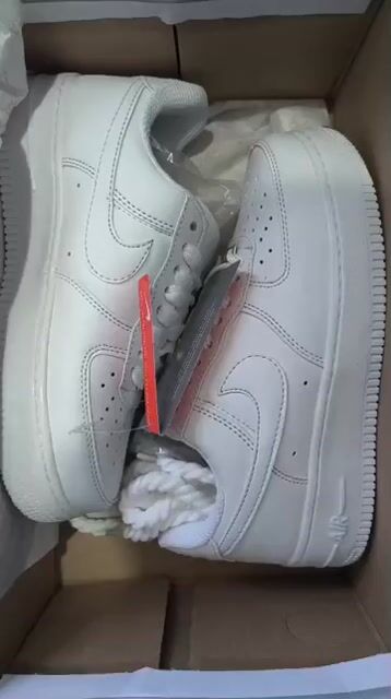 Video de NIKE AIR FORCE BRANCO LUXO PREMIUM {FORMA NORMAL}