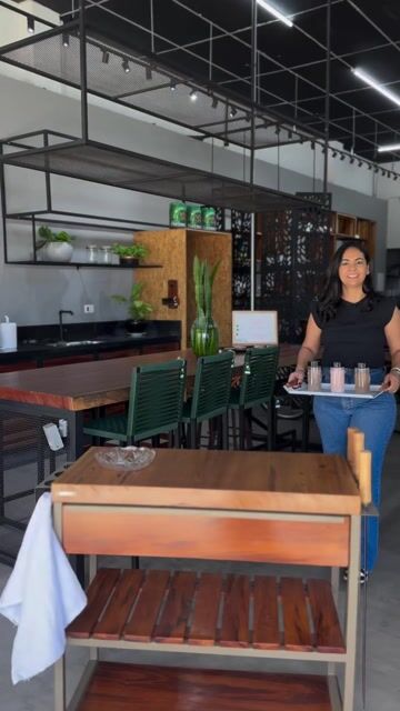 Video de Carrinho de Churrasco Gaúcho G em Aço e Madeira Muiracatiara | Casa Rigo