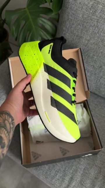Vídeo de Tênis Adizero Branco Lima Moda Esportivo - Lançamento