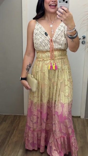 Video de Vestido longo lurex com trama que remete ao crochê no busto