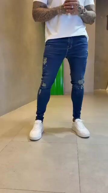 Video de Calça Super Skinny Azul Escuro c/ Rasgo, Avol e Respingo REF: 9168