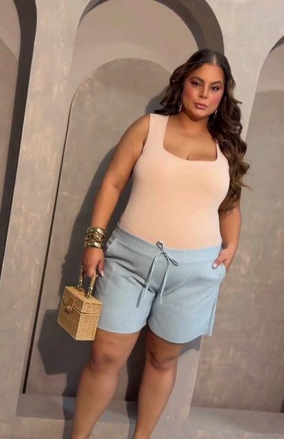 Vídeo de Shorts Carmem Linho Plus Size