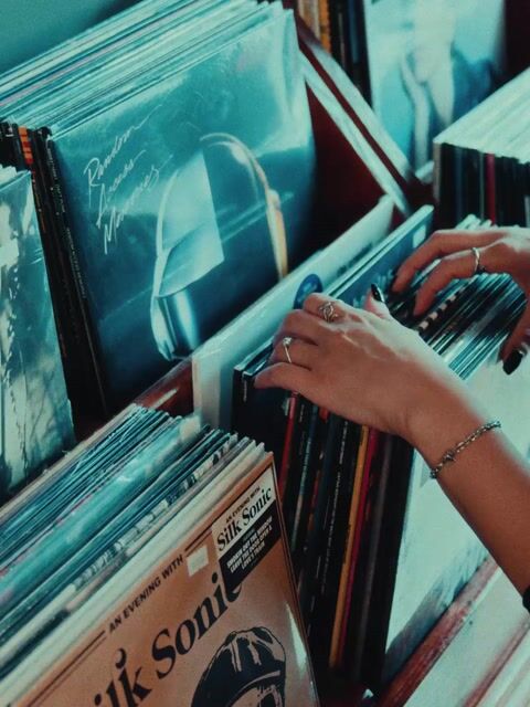 Video de LUXO | Ropa sin género para humanos.