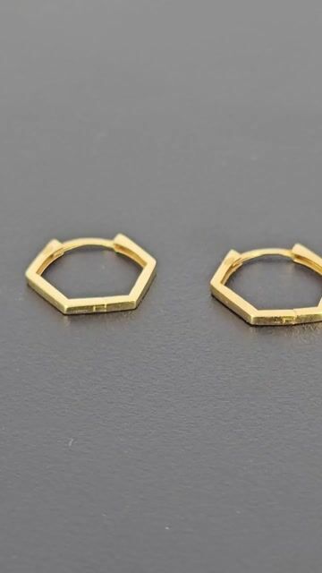 Video de Aros Oro 18k Italianos Hexagonales - 1.2 Gr 15 Mm Oi-c2227