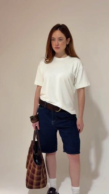 Vídeo de ESSENCE | Camiseta Oversized Premium Juliana
