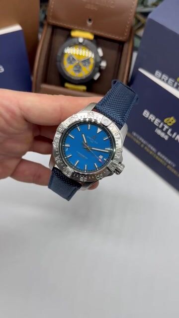 Video de Breitling Avenger Automatic 42mm - AÇO/MOSTRADOR AZUL - NYLON