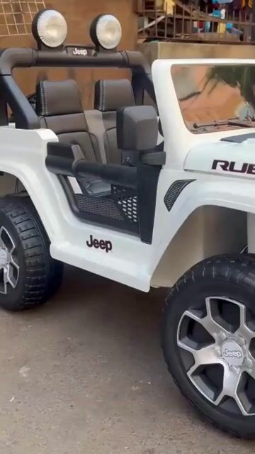 Video de Auto Jeep Rubicon A Bateria 12v 4x4 Con Goma Cuero