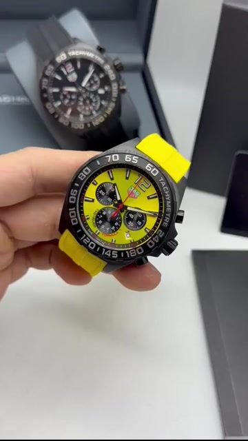 Video de TAG Heuer Fórmula 1 42mm - AÇO PRETO/MOSTRADOR AMARELO - SILICONE