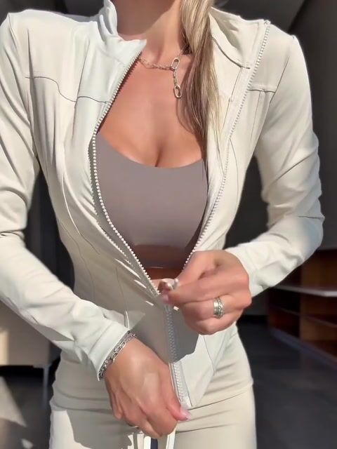 Video de WOMAN IN LOVE