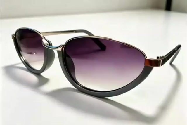Video de Óculos Kanguru Glasses Acetato Cinza Brilho Moderno c/ Detalhe Prata. Polarizado Lente Fumê Degradê.