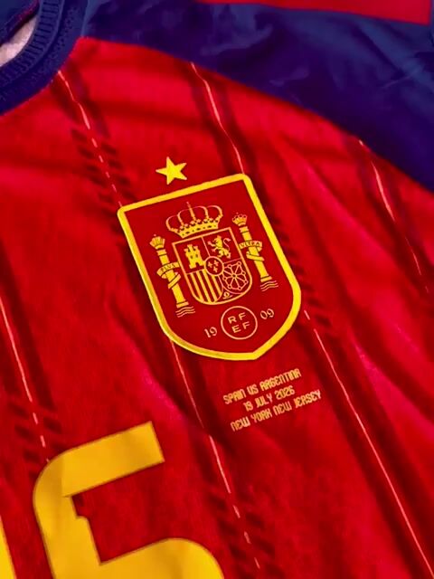 Video de CAMISETA ESPAÑA TITULAR 2026/27 RODRIGO 16 MATCH DAY - TELA JUGADOR