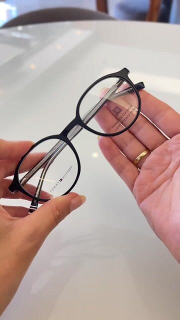Vídeo de Tommy Hilfiger TH 2392 PJP 51